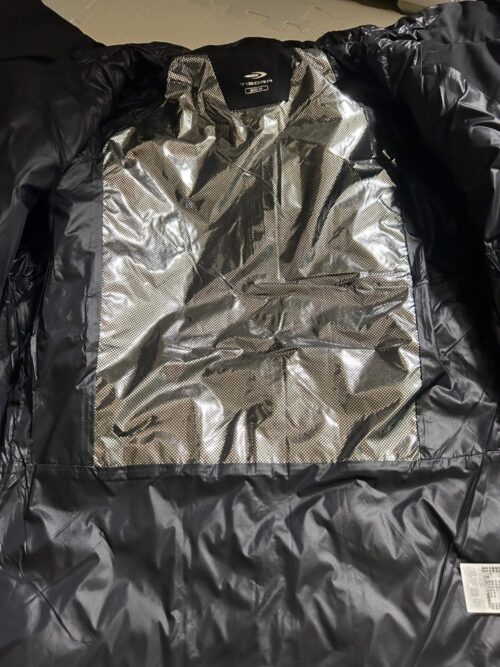 ティゴラ　アルミ蓄熱パデッドフードジャケット（柄）内側